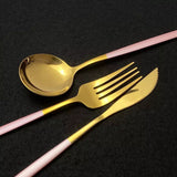 CUBERTERIA DORADA Y ROSA JUEGO DE 16 CUBIERTOS